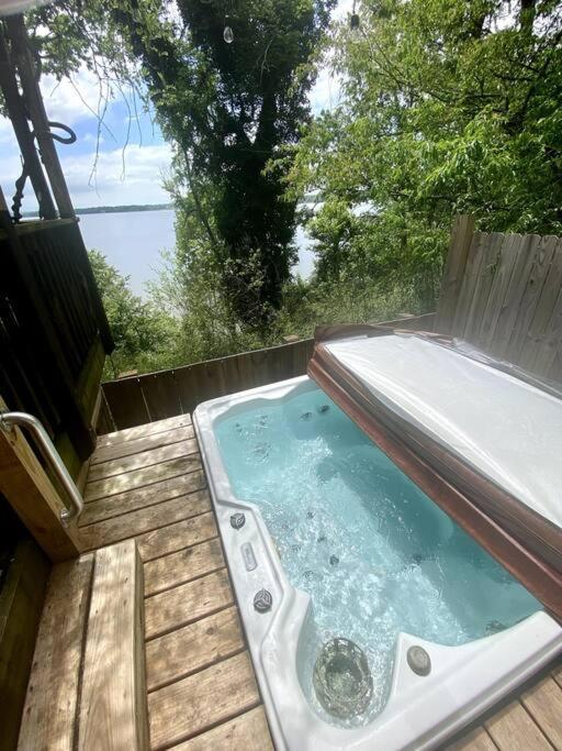 2 Bedroom Newly Renovated Waterfront Home; 10 Min From Mgm & The Gaylord Fort Washington Exterior foto